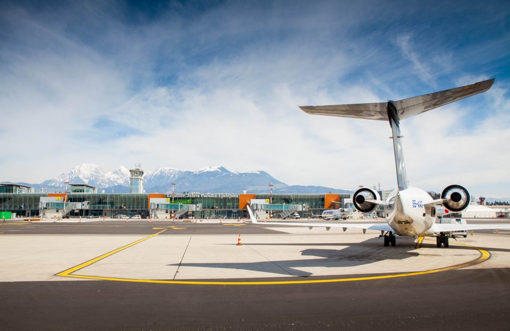 Shuttle van at Ljubljana Airport ready to depart to Bled – how to get from Ljubljana Airport to Bled easily