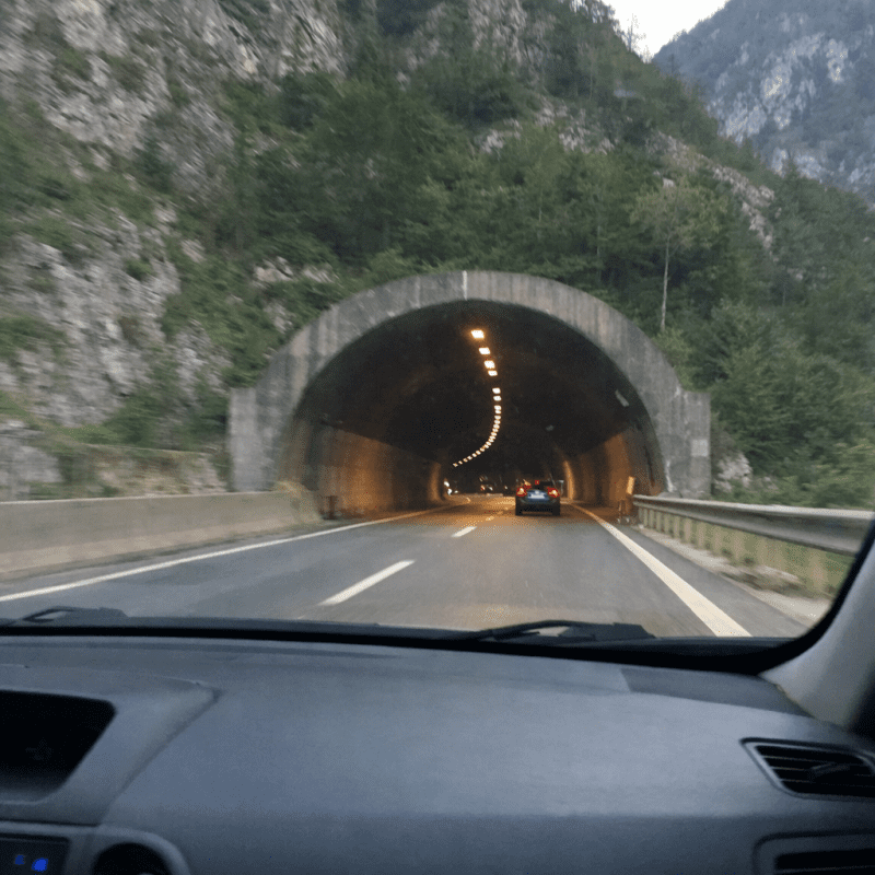 Private Transfers to Slovenia: 2026 Price Guide & Best Local Routes Private Transfers to Slovenia: 2026 Price Guide & Best Local Routes — photo 1, tanya.guide