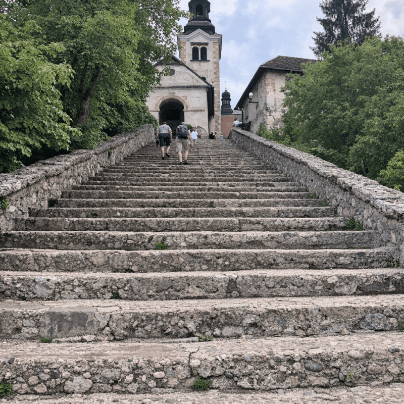 Bled Island Church & the Wishing Bell: Legend and 99 Steps Bled Island Church & the Wishing Bell: Legend and 99 Steps — photo 1, tanya.guide